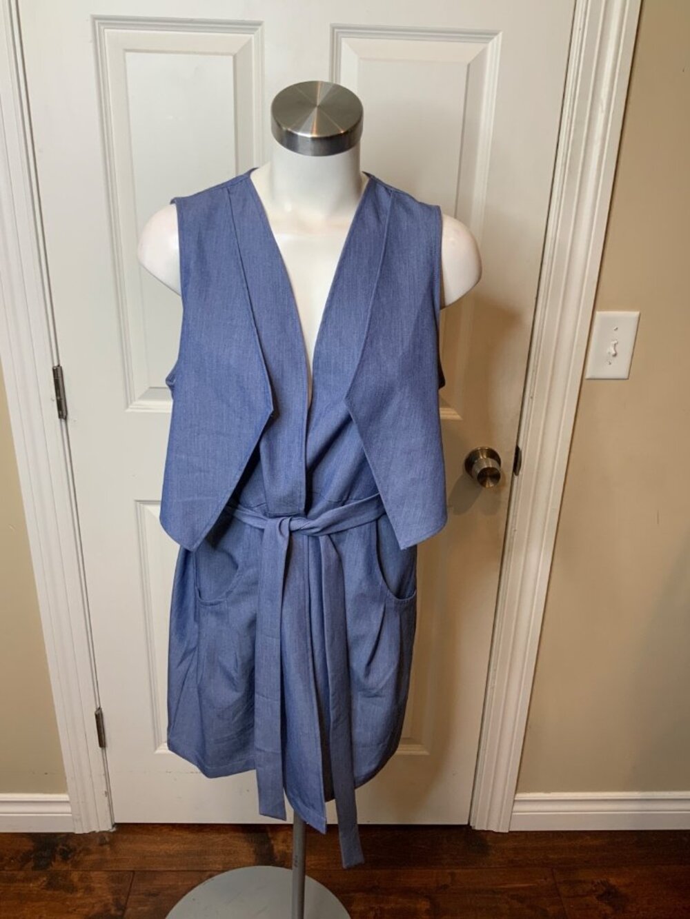 BCBG Max Azria Blue Dark Chambray Belted Layered Long Vest NWT $108, Size M